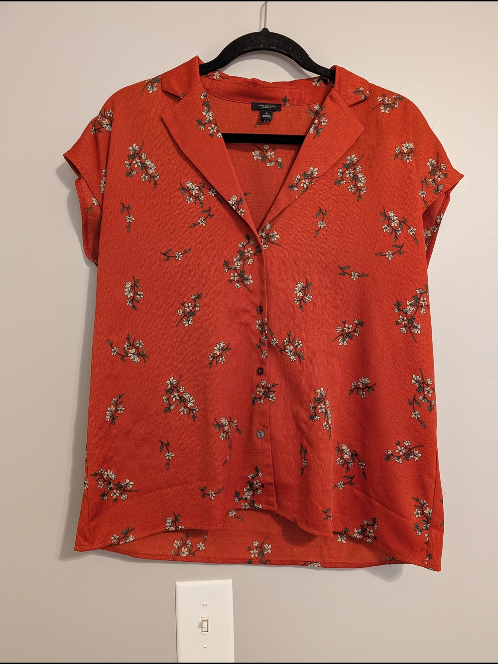 Ann Taylor Orange Floral Button-Front Blouse - Size Medium